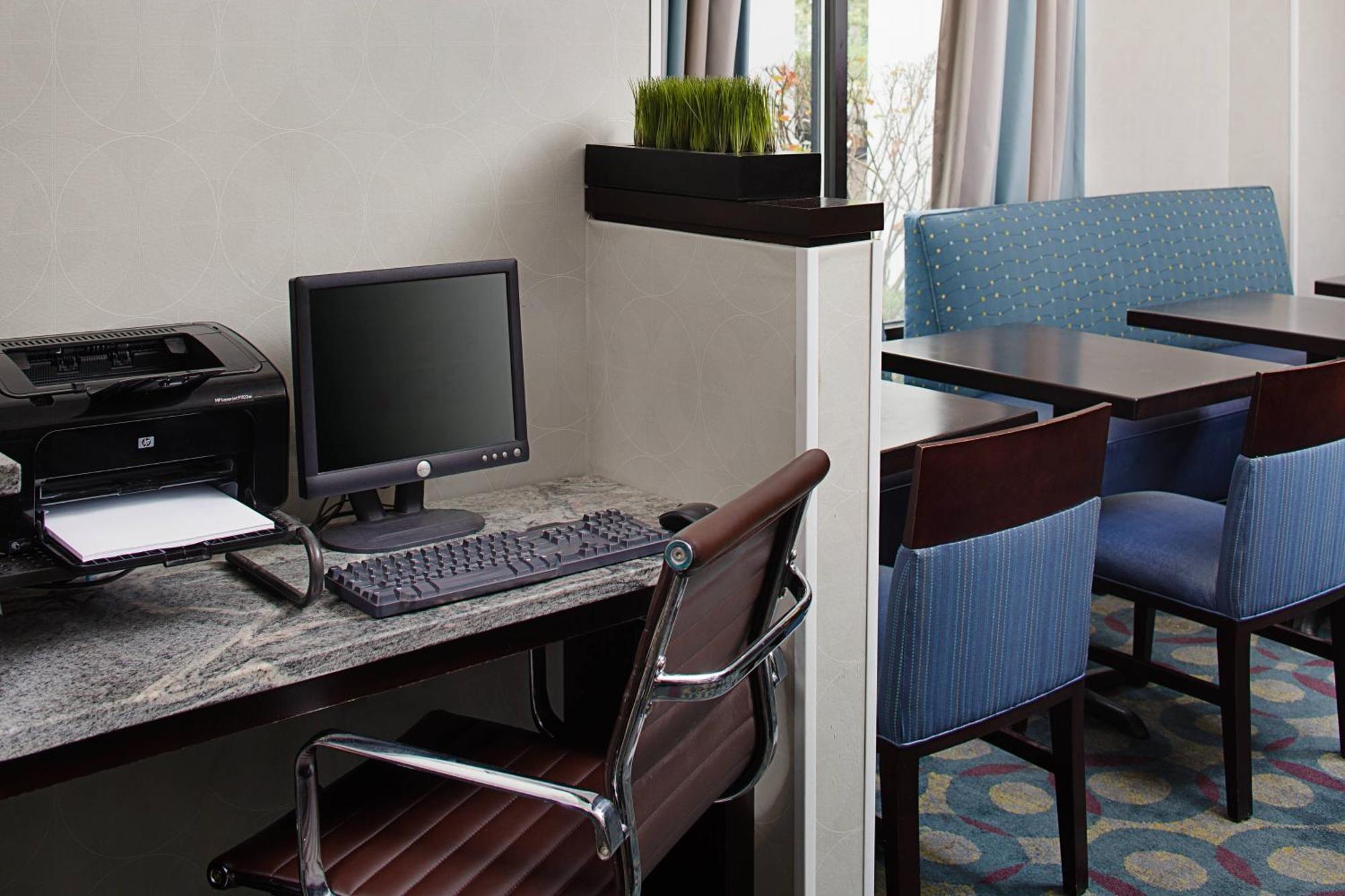 Springhill Suites Manchester-Boston Regional Airport Exterior photo